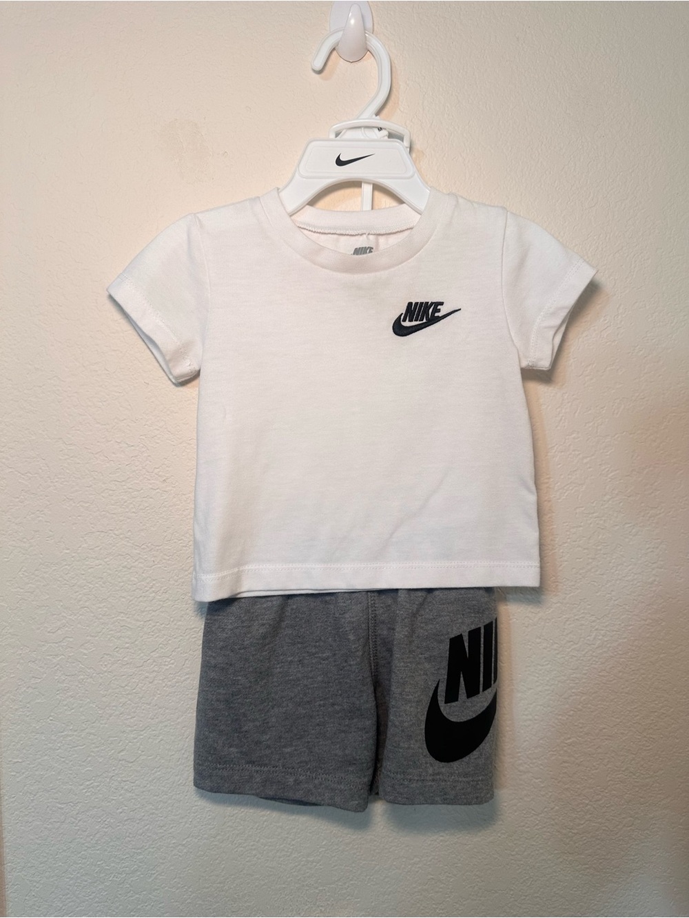 Nike White Short-Sleeve Tee with Black Logo - Kids